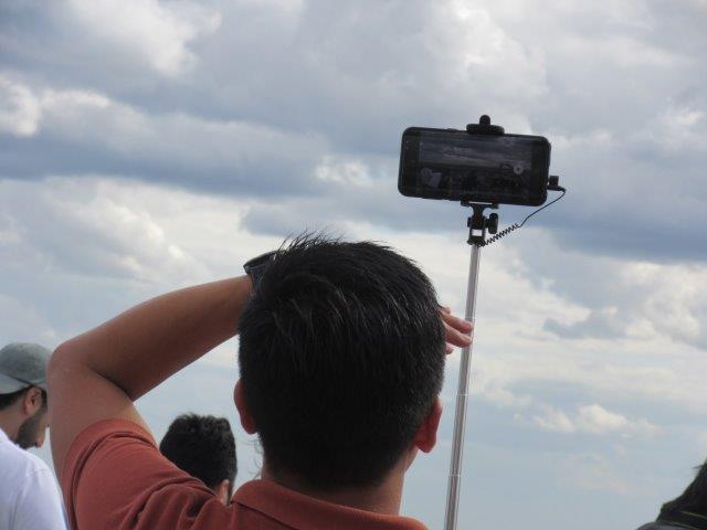 Mensch mit Selfie-Stick